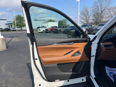 Used 2025 INFINITI QX60 Sensory w/ Vision Package image 39