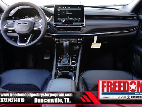 New 2026 Jeep Compass Latitude image 11