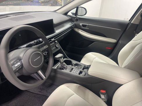 New 2026 Hyundai Sonata SE FWD image 10