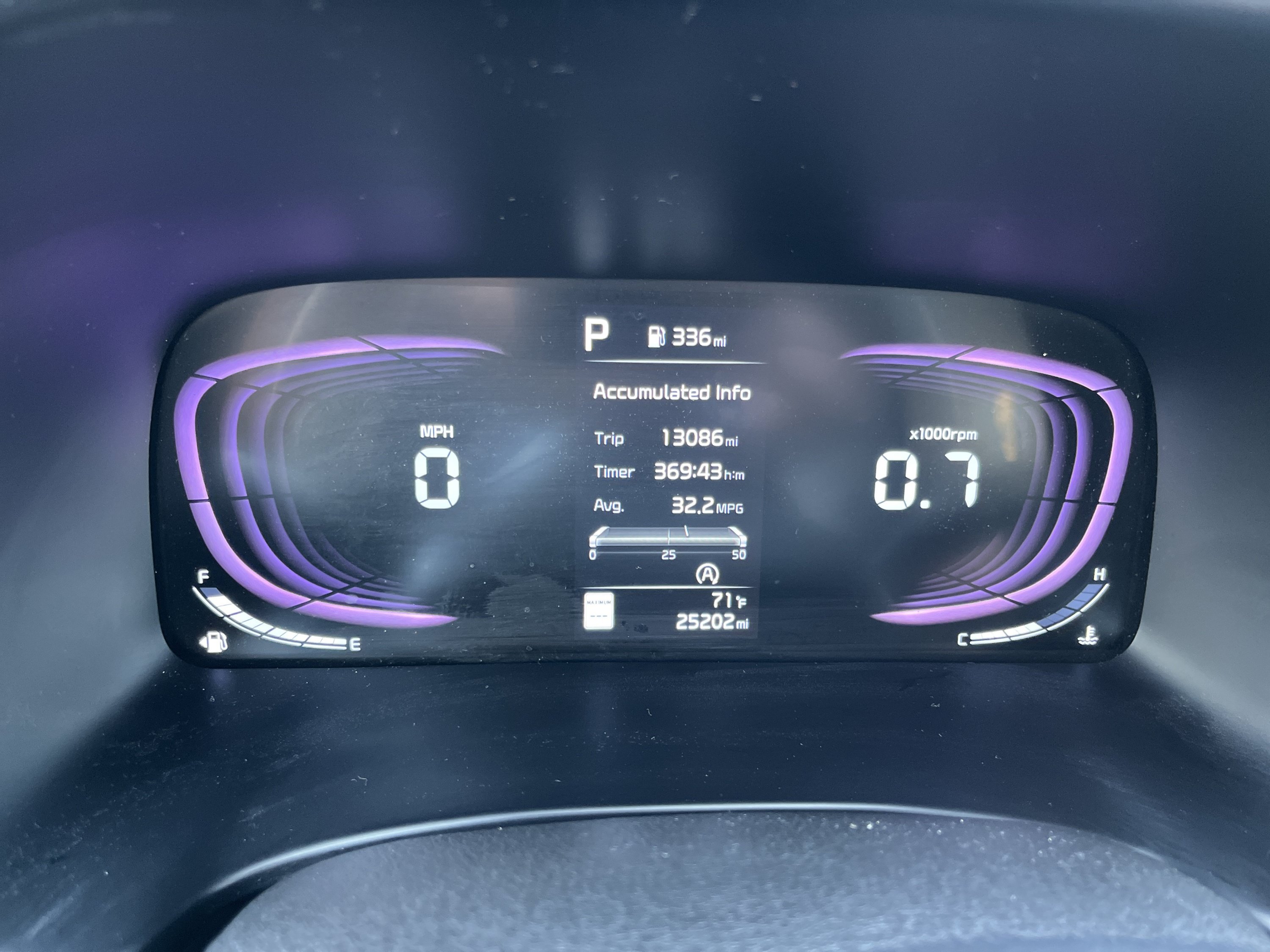 Used 2025 Kia Soul LX w/ LX Technology Package FWD image 21