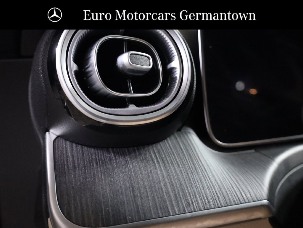 Used 2023 Mercedes-Benz C 300 4MATIC Sedan image 11