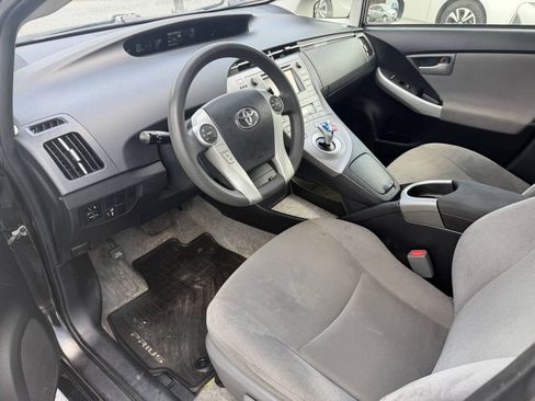 Used 2014 Toyota Prius Two FWD image 9