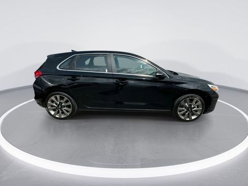 Used 2018 Hyundai Elantra GT Sport FWD image 9