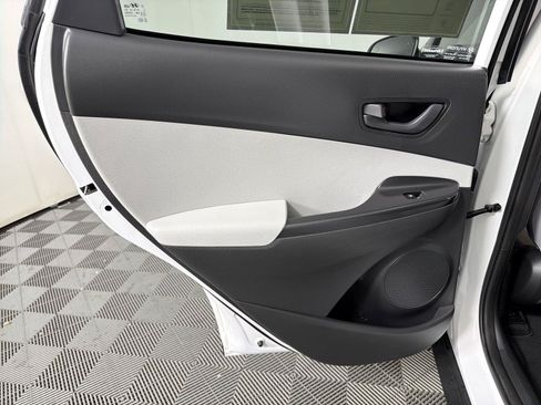 Used 2022 Hyundai Kona SEL FWD image 19