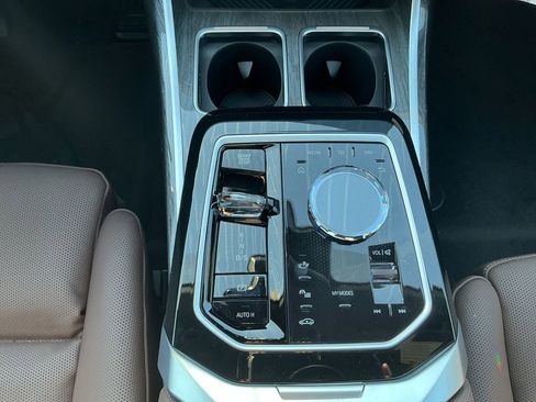 New 2026 BMW 750e xDrive w/ Premium Package AWD/4WD image 11