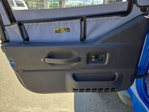 Used 1999 Jeep Wrangler SE AWD/4WD image 12