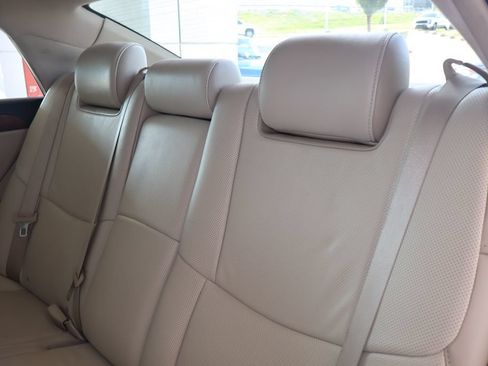 Used 2011 Toyota Avalon Limited FWD image 34