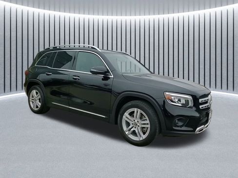 Used 2023 Mercedes-Benz GLB 250 4MATIC image 2
