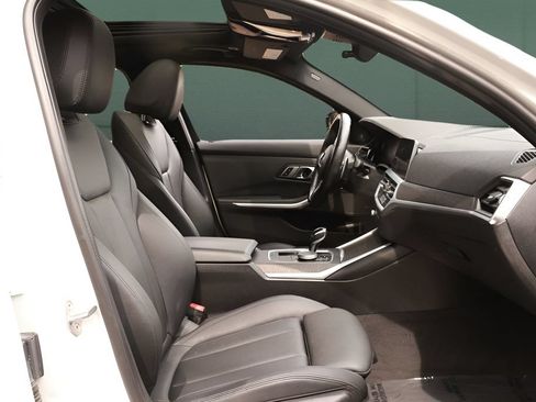 Used 2020 BMW 330i Sedan w/ M Sport Package RWD image 23