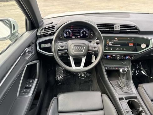 Used 2023 Audi Q3 2.0T Premium image 11