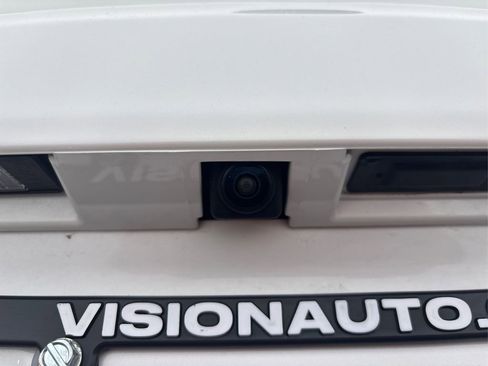 Used 2024 Nissan Kicks SR image 15