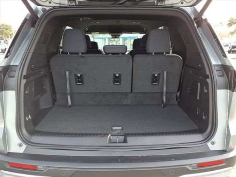 New 2026 Chevrolet Traverse LT image 8
