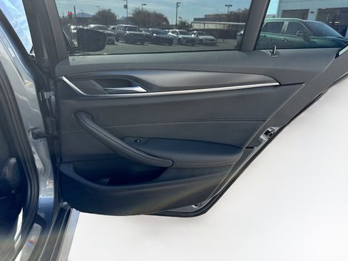 Used 2022 BMW 530i w/ M Sport Package image 31