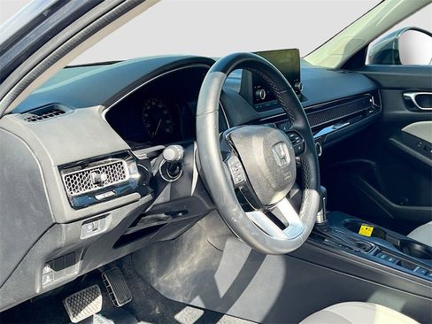 Used 2024 Honda Civic EX-L image 9