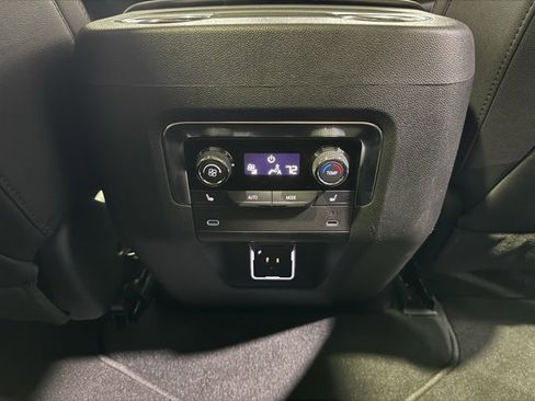 Used 2025 Chevrolet Suburban RST w/ Comfort Package image 15