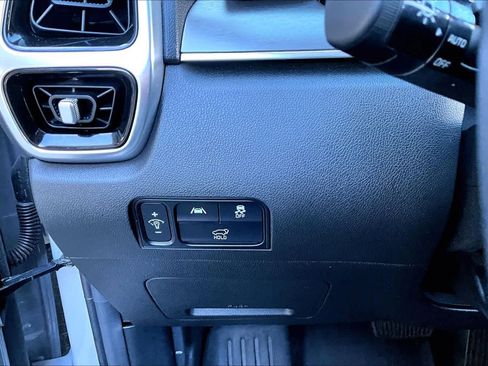 Used 2023 Kia Sorento SX image 29