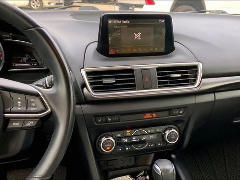 Used 2018 MAZDA MAZDA3 Grand Touring w/ Premium Equipment Package FWD image 7