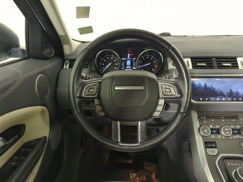 Used 2017 Land Rover Range Rover Evoque SE Premium image 17