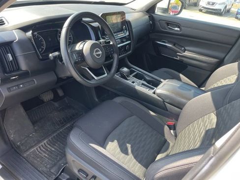 Certified 2022 Nissan Pathfinder SV image 6