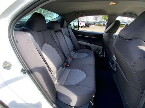 Used 2019 Toyota Camry LE image 19