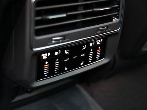 Used 2025 Audi Q7 3.0T Prestige image 29