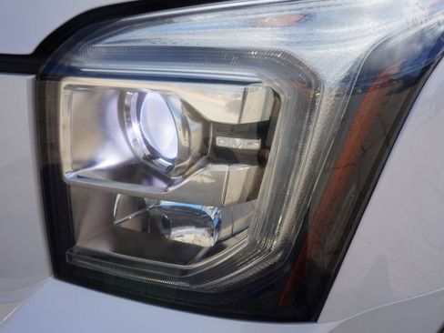 Used 2019 GMC Yukon XL Denali w/ Denali Ultimate Package image 16