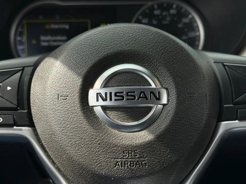 Used 2020 Nissan Versa SV w/ Trunk Package FWD image 28