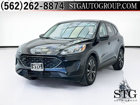 Used 2021 Ford Escape SE w/ SE Sport Appearance Package FWD image 1