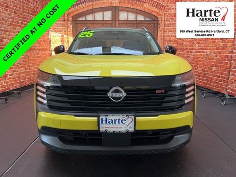 Used 2025 Nissan Kicks SR image 2