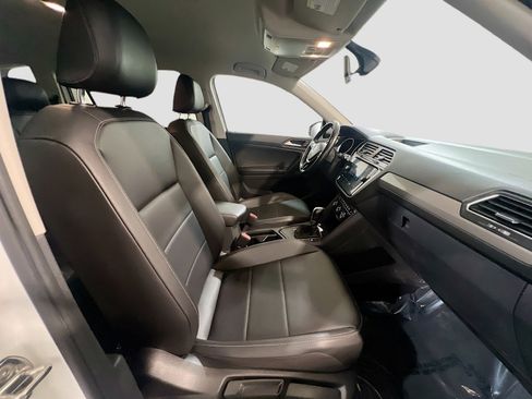 Used 2019 Volkswagen Tiguan SE FWD image 19