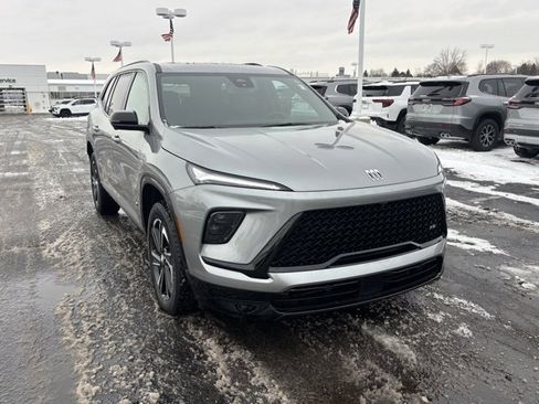 Used 2025 Buick Enclave Sport Touring w/ Power Package image 3