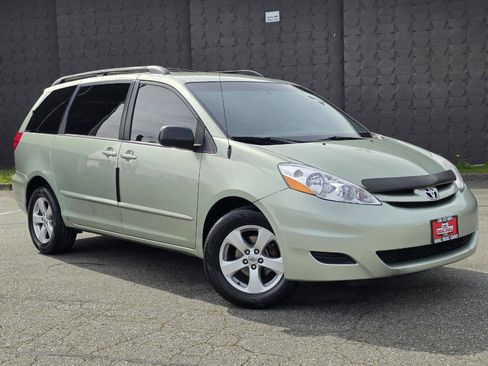 Used 2008 Toyota Sienna LE image 3