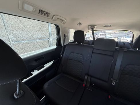 Used 2025 Nissan Pathfinder SV FWD image 42