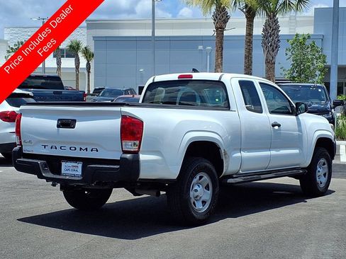 Used 2017 Toyota Tacoma SR AWD/4WD image 7