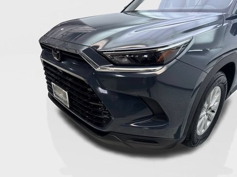 Used 2024 Toyota Grand Highlander AWD image 16
