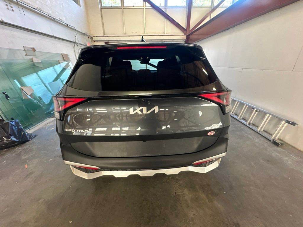 Used 2023 Kia Sportage LX AWD/4WD image 4