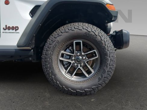 New 2025 Jeep Gladiator Mojave w/ Technology Group image 24