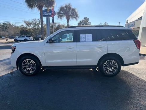Used 2025 Ford Expedition Active image 4