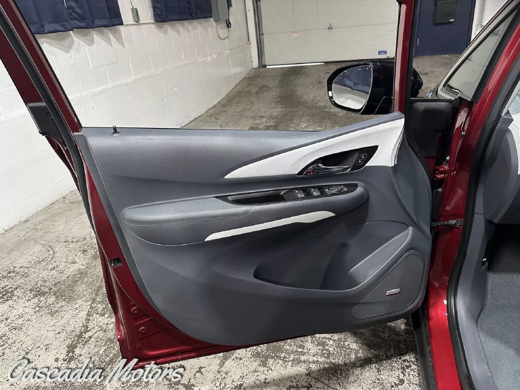 Used 2020 Chevrolet Bolt Premier w/ Infotainment Package FWD image 21
