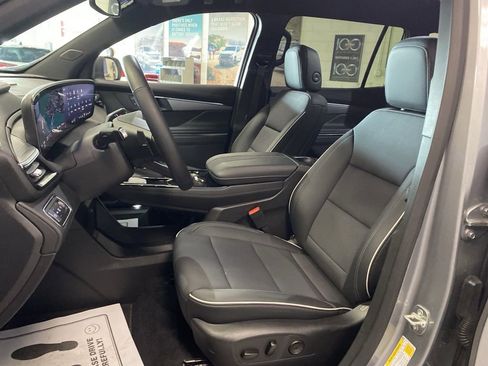 Used 2026 Buick Enclave Preferred image 10