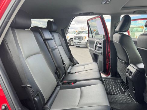 Used 2014 Toyota 4Runner SR5 Premium image 35