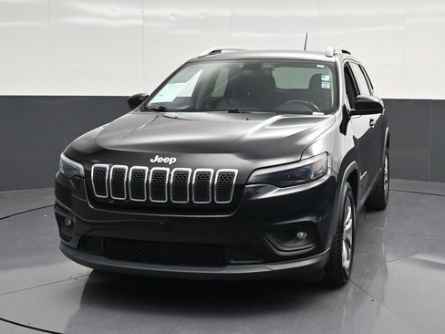 Used 2019 Jeep Cherokee Latitude Plus FWD image 6
