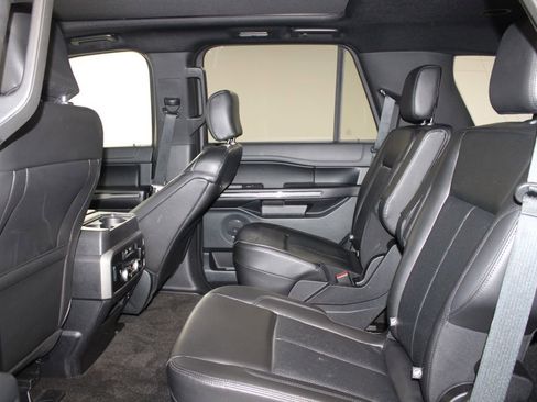 Used 2020 Ford Expedition XLT w/ Equipment Group 202A RWD image 26