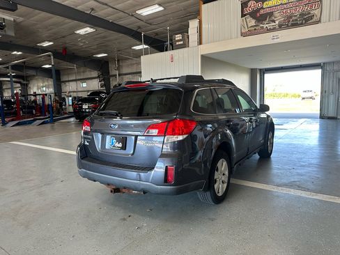 Used 2011 Subaru Outback 2.5i Limited w/ PWR Moonroof Pkg image 5