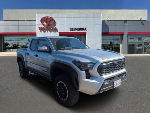 Used 2024 Toyota Tacoma TRD Off-Road image 6