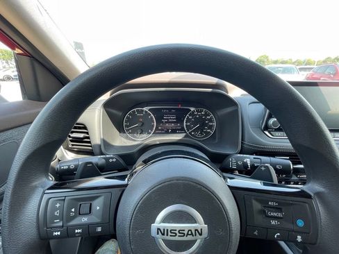 Used 2021 Nissan Rogue SV AWD/4WD image 14