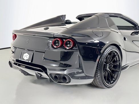 Used 2021 Ferrari 812 GTS RWD image 35