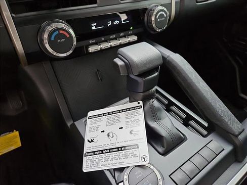 Used 2025 Toyota Tacoma SR5 AWD/4WD image 11