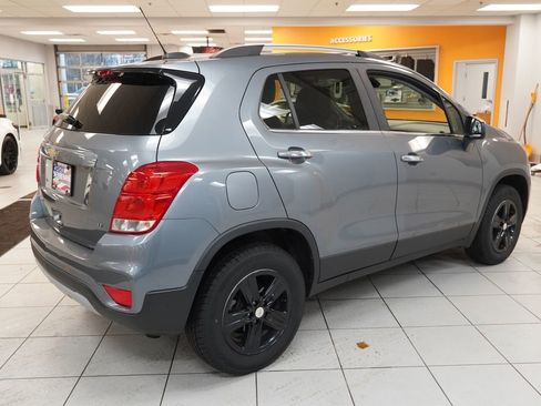 Used 2019 Chevrolet Trax LT w/ LT Convenience Package image 11