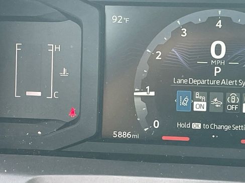 Used 2025 Toyota Tacoma SR5 image 7